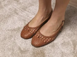 Interlace slingback