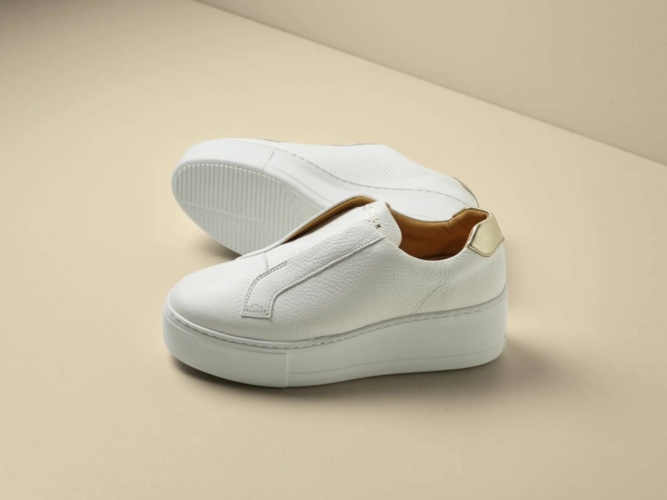 Platform sneakers