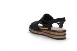 Sandal med stilige detaljer