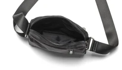 Sporty crossbody veske