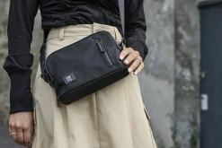 Sporty crossbody veske
