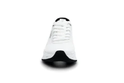 Sporty sneaker