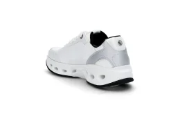 Sporty sneaker