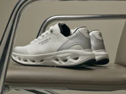 Sporty sneaker