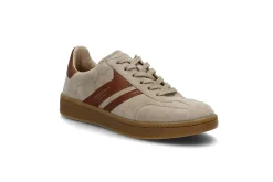 Sporty sneaker