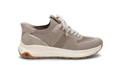 Sporty sneaker