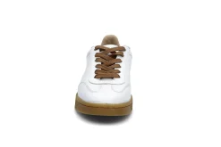 Sporty sneaker