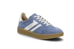 Sporty sneaker