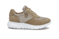 Sporty sneaker