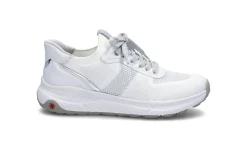 Sporty sneaker